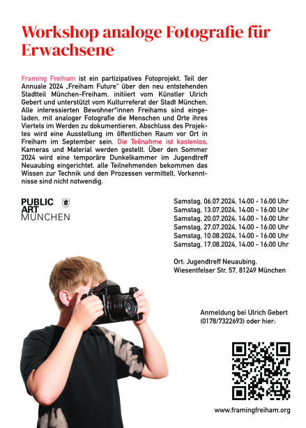 A young person in front of a white background holds a camera in front of his eyes, above and next to his picture are information about the workshop and the dates
